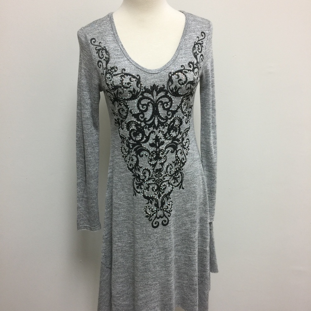 Vocal Long Sleeve Dress w/ Graphic Stone / Detail